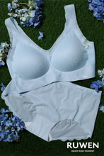 Load image into Gallery viewer, Ruwen Silk Back Set - Baby Blue